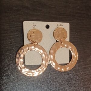 Stylish Textured Rose Gold Circle Clip On Earrings